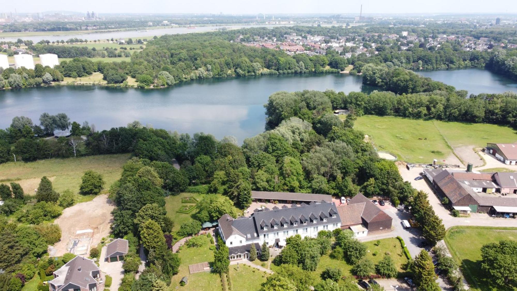 Hotel Und Restaurant Eurohof Duisburg Exterior photo