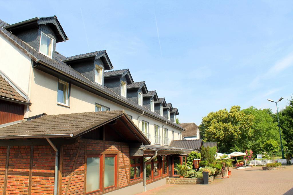 Hotel Und Restaurant Eurohof Duisburg Exterior photo